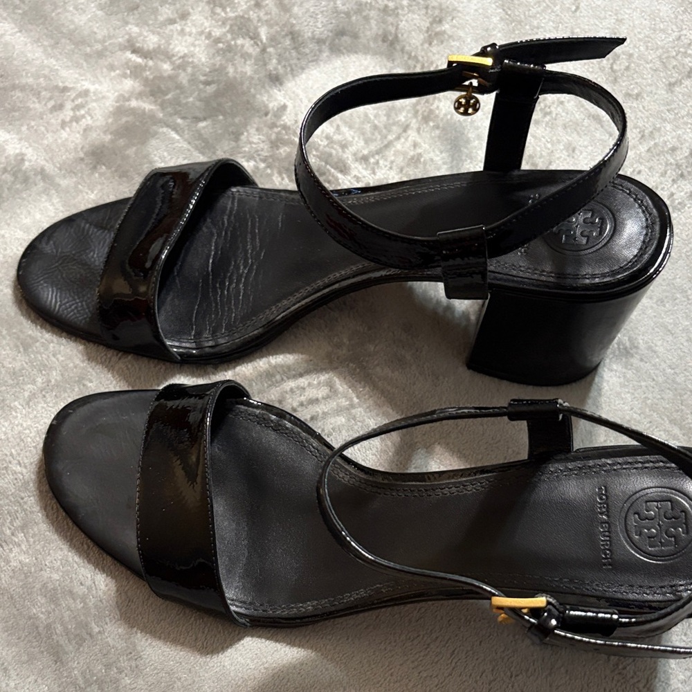 Chic Black Heeled Sandals